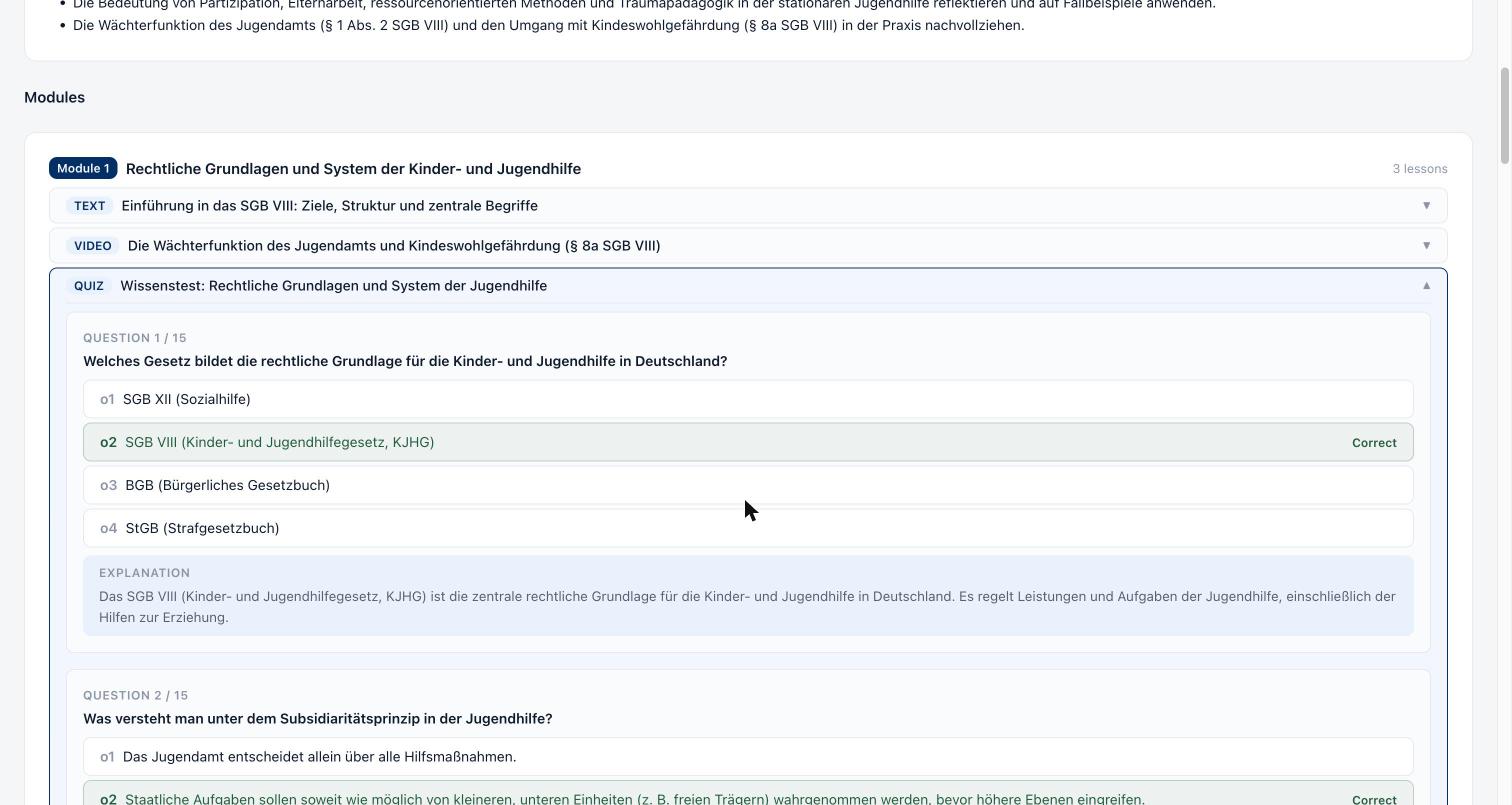 Eine aufgeklappte Quiz-Lektion in der Vorschau: „Question 1 / 15“ mit vier Antwortmöglichkeiten, die richtige davon grün hinterlegt und mit „Correct“ markiert, darunter ein Abschnitt „Explanation“.